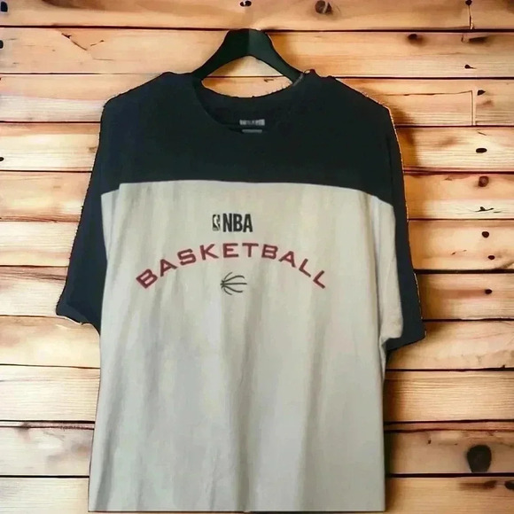 NBA Elevation Early 2000s Men’s White and Blue Tee With Embroidered Logo. - Picture 1 of 5